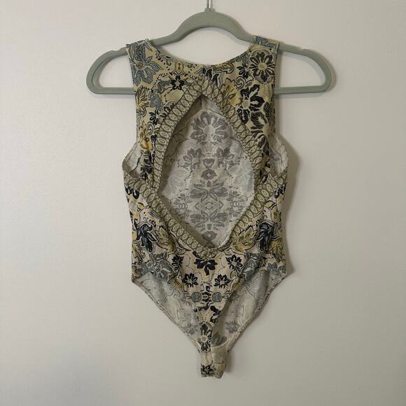 Free People Intimately cream, yellow & navy paisley open back bodysuit S - Picture 3 of 11
